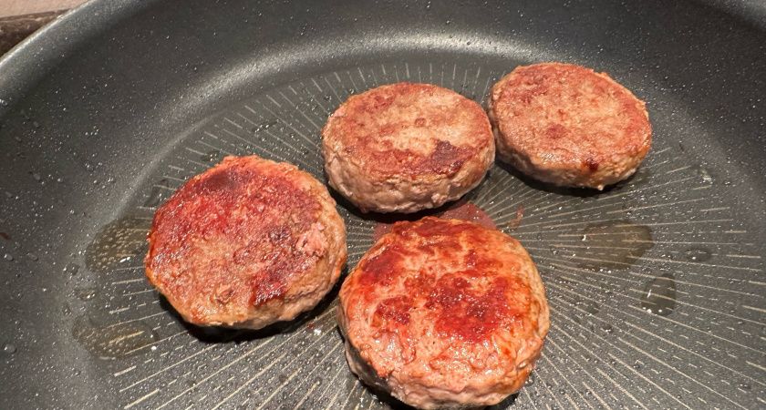 Закладываю фрикадельки в тёртые кабачки — и готово: готовлю вкусный ужин для всей семьи за 15 минут - делюсь рецептом