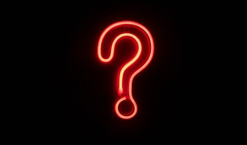 Проверьте свою эрудицию: 2 заковыристых вопроса из "Что? Где? Когда?" – игроки смогли ответить лишь на один
