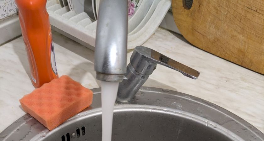 Бабушкин метод всегда работает: вода из-под крана станет чище, чем артезианская - фильтры не нужны