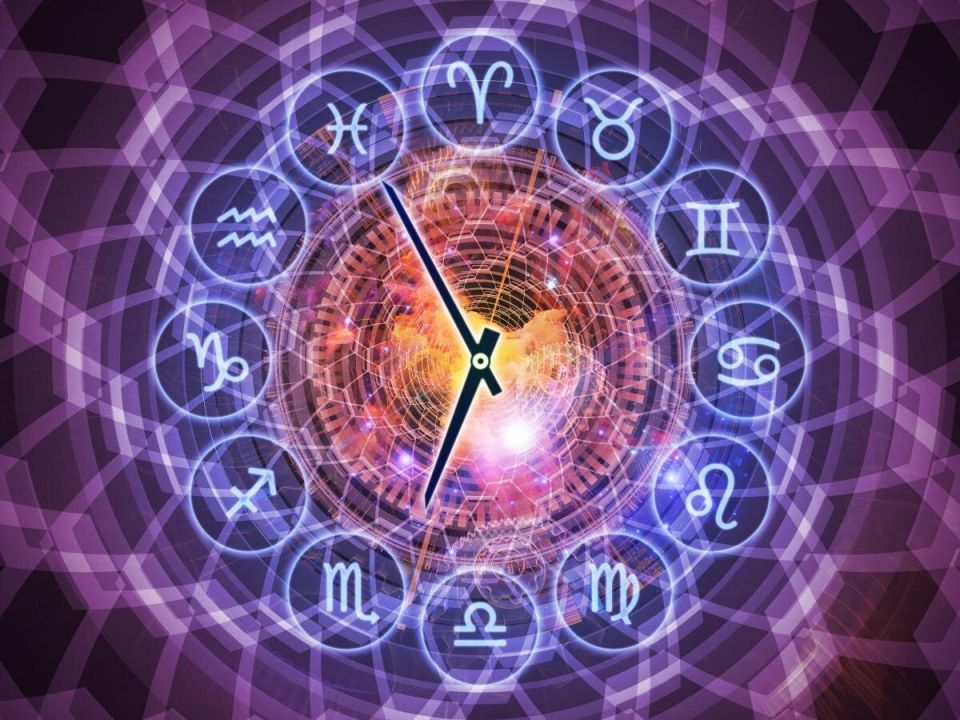   3 :     