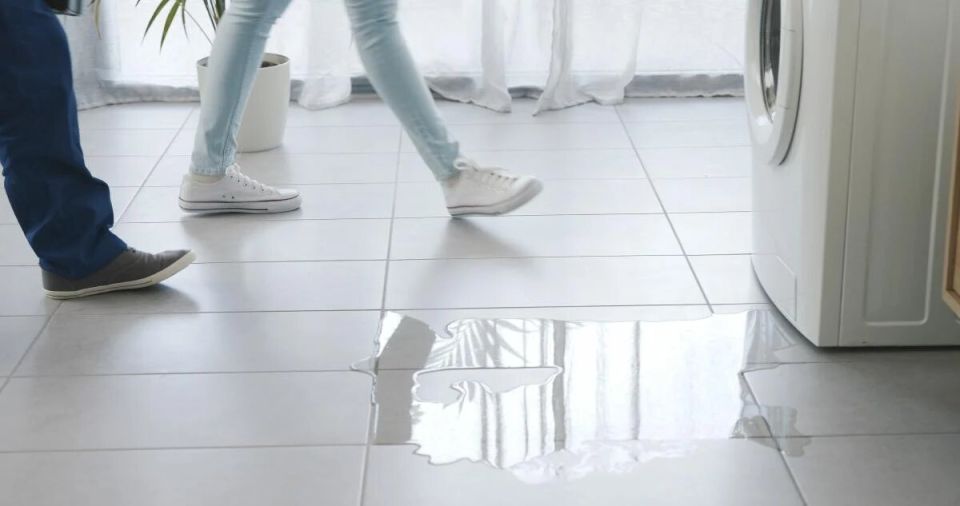 Стиральная машина течет? Вот основные причины и как с этим справиться