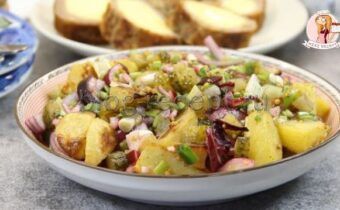 Непревзойдённый теплый салат с запеченным картофелем