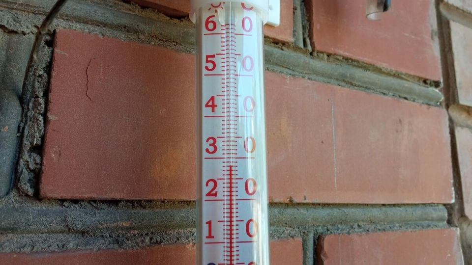 Как справиться с жарой и не потерять здоровье: полезные советы