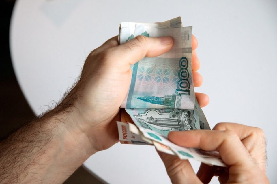 Югорчан ждут досрочные выплаты к празднику: что, когда и кому