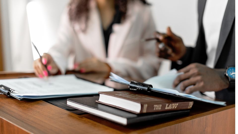 Новые законы 2025 года: как они повлияют на повседневную жизнь граждан