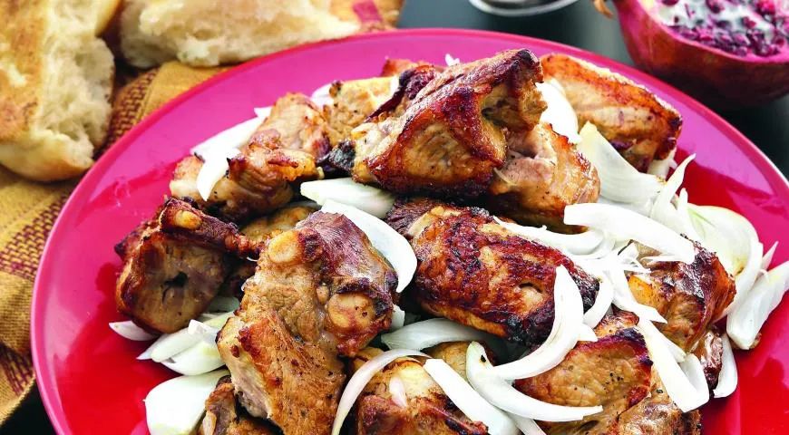 Шашлык из говядины по-мирзаански: восточное угощение с ярким вкусом