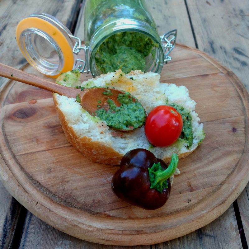 Секрет идеального песто: как сохранить летние ароматы