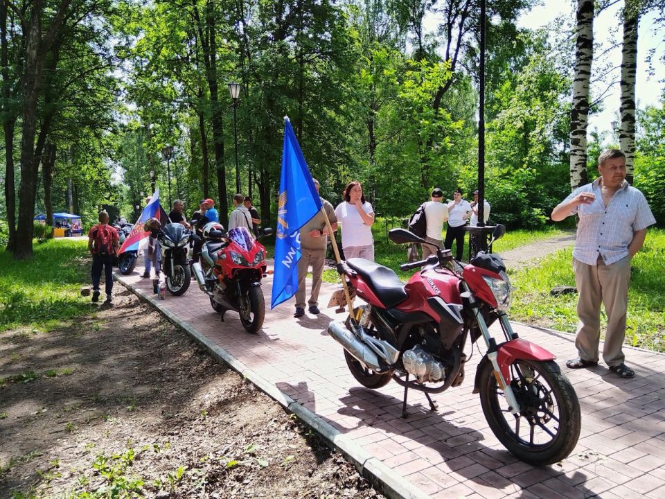 В Котельниче в честь Дня России состоялся мотопробег