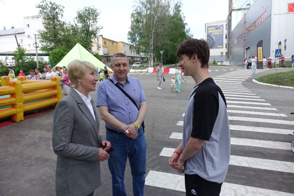 Елена Ковалева: Большой и яркий праздник под девизом «Люди – наша главная ценность» организовало для своих сотрудников и их детей предприятие «Киров Тайр»