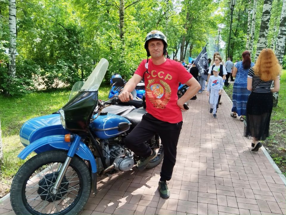 В Котельниче в честь Дня России состоялся мотопробег