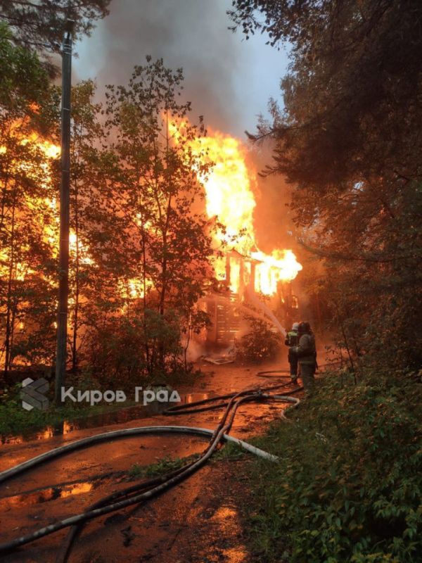 Серьёзный пожар в заречной части Кирова