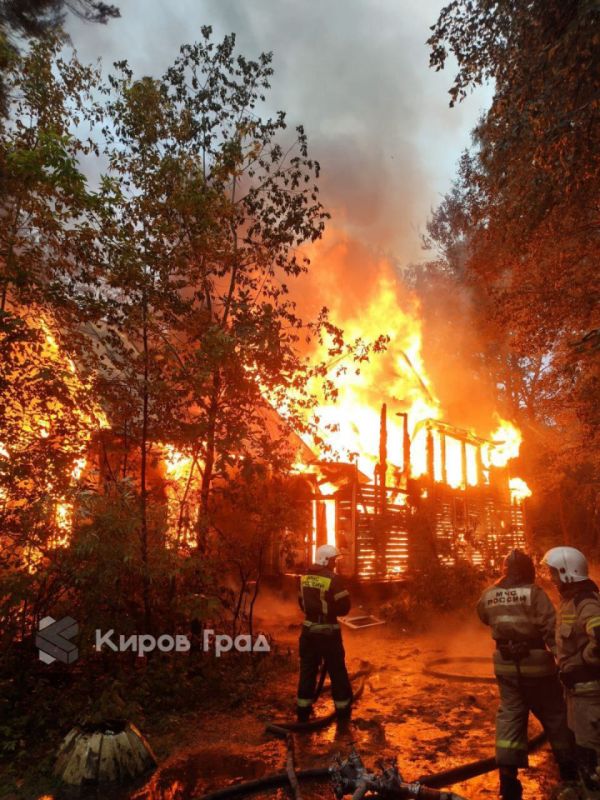 Серьёзный пожар в заречной части Кирова