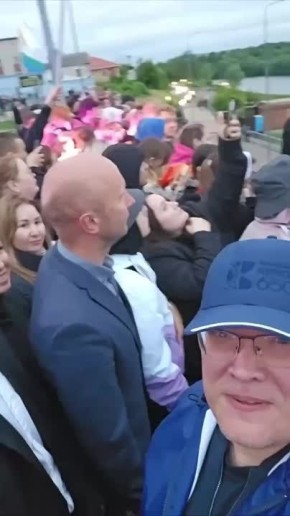 Губернатор Александр Соколов с молодёжью Кировской области встретили рассвет в Вятских Полянах