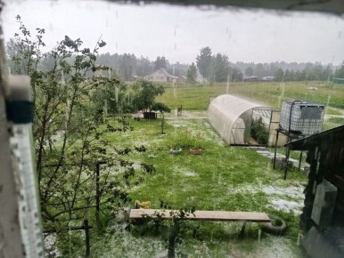 В Нижне-Ивкино выпал град, сообщают в группе &quot;Любительская метеорология в Кирове&quot;