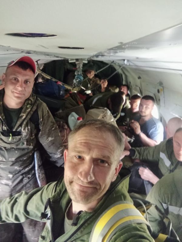 Кировские парашютисты и десантники Авиалесоохраны помогают тушить пожары в Бурятии