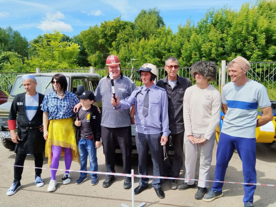 В Котельниче сегодня проходит Фестиваль ретро-техники с весьма колоритными героями
