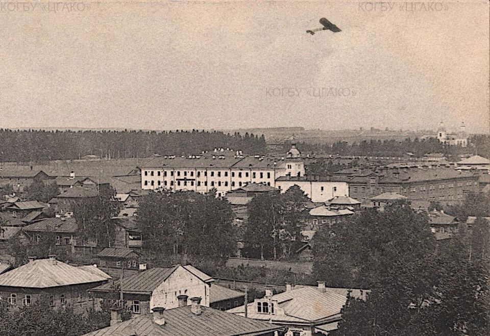 20 июля 1911 года в городе Вятке состоялся первый полет на аэроплане