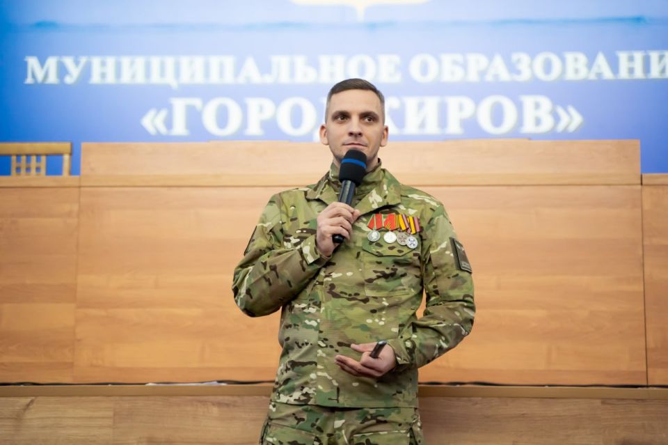 Люди должны знать правду. По приглашению общества «Знание» провел первую лекцию в рамках проекта «Правда из первых уст»