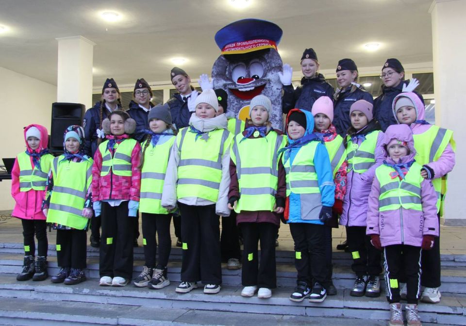 Танцевальный флешмоб «Стань ярче!» прошел в областном центре