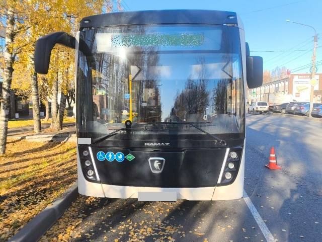 Сотрудники Госавтоинспекции города Кирова рекомендуют водителям соблюдать оптимальный скоростной режим, соответствующий погодным и дорожным условия