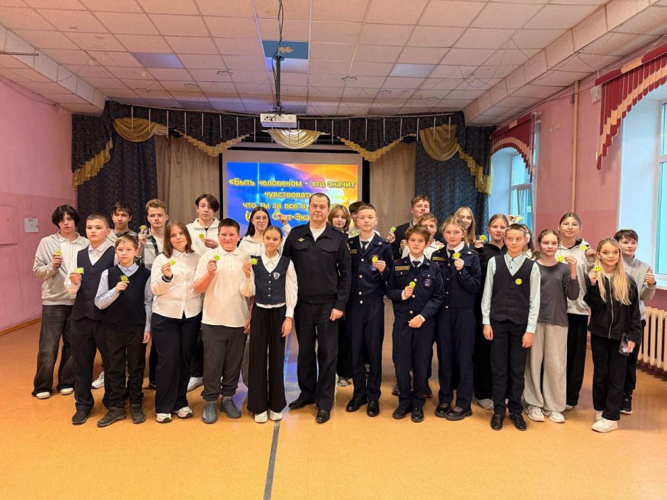 Встреча руководителя отдела Госавтоинспекции УМВД России по г. Кирову с ЮИД: диалог о карьерном росте и служении закону