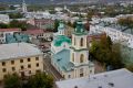 Без пыли и мусора: как за час снять старые обои со стены