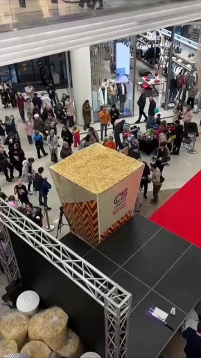 #кактамусоседей. В одном из кинотеатров Перми установили рекорд России по количеству попкорна в одной ёмкости
