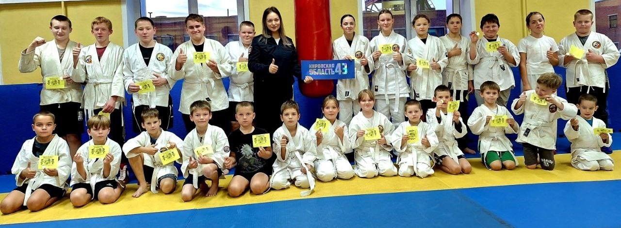 Кировские автоинспекторы напомнили спортсменам о безопасности пешеходов Кировские автоинспекторы напомнили спортсменам о безопасности пешеходов