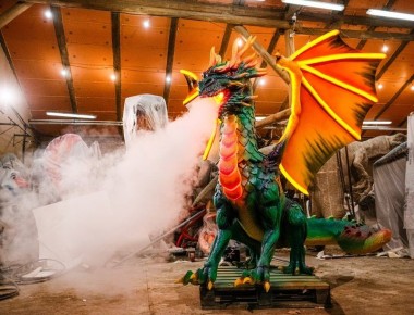 Кировские мастера создали дракона «дышащего пламенем»