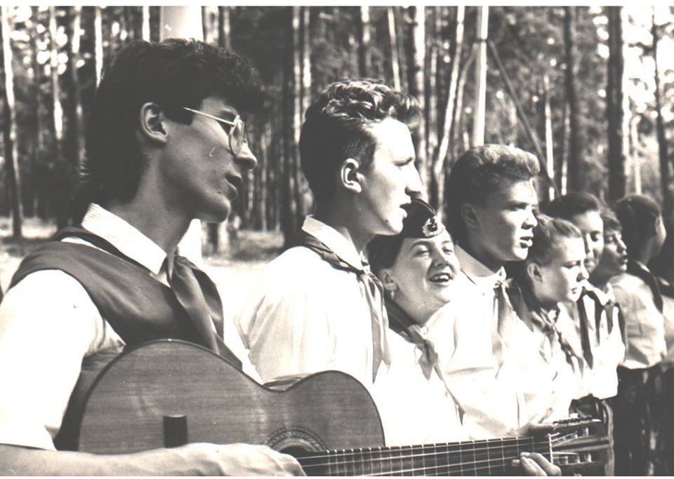 Губернатор Кировской области Александр Соколов и глава горадминистрации Кирова Вячеслав Симаков поздравили подписчиков в соцсетях с Днем комсомола Губернатор Кировской области Александр Соколов и глава горадминистрации Кирова Вячеслав Симаков поздравили подписчиков в соцсетях с Днем комсомола