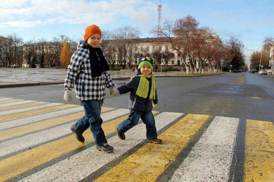 Кировские автоинспекторы напоминают родителям о правилах детской безопасности на дороге