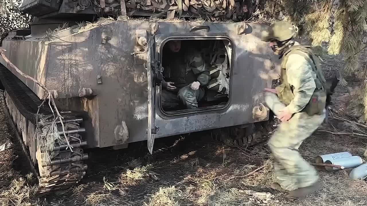 Служба по контракту от Кировской области — это: