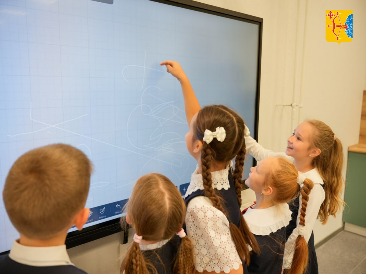 На проспекте Строителей, 29 готовится к открытию главный корпус Кировского физико-математического лицея На проспекте Строителей, 29 готовится к открытию главный корпус Кировского физико-математического лицея