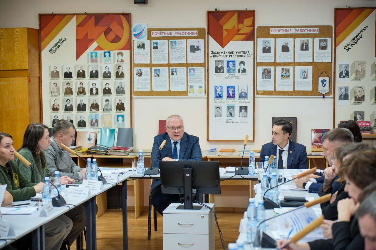 Александр Соколов: Аллея славы и новые меры поддержки для защитников: на Совете по делам участников СВО и членов их семей обсудили насущные вопросы Александр Соколов: Аллея славы и новые меры поддержки для защитников: на Совете по делам участников СВО и членов их семей обсудили насущные вопросы