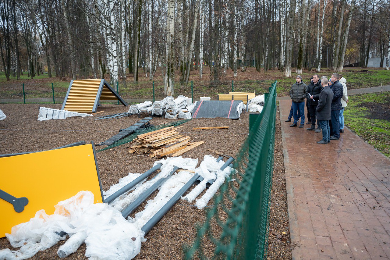 Елена Ковалева: Близится к завершению заключительный третий этап благоустройства парка им. Кирова. В рамках него здесь наконец-то появится современная, оборудованная по всем правилам площадка для выгула собак Елена Ковалева: Близится к завершению заключительный третий этап благоустройства парка им. Кирова. В рамках него здесь наконец-то появится современная, оборудованная по всем правилам площадка для выгула собак