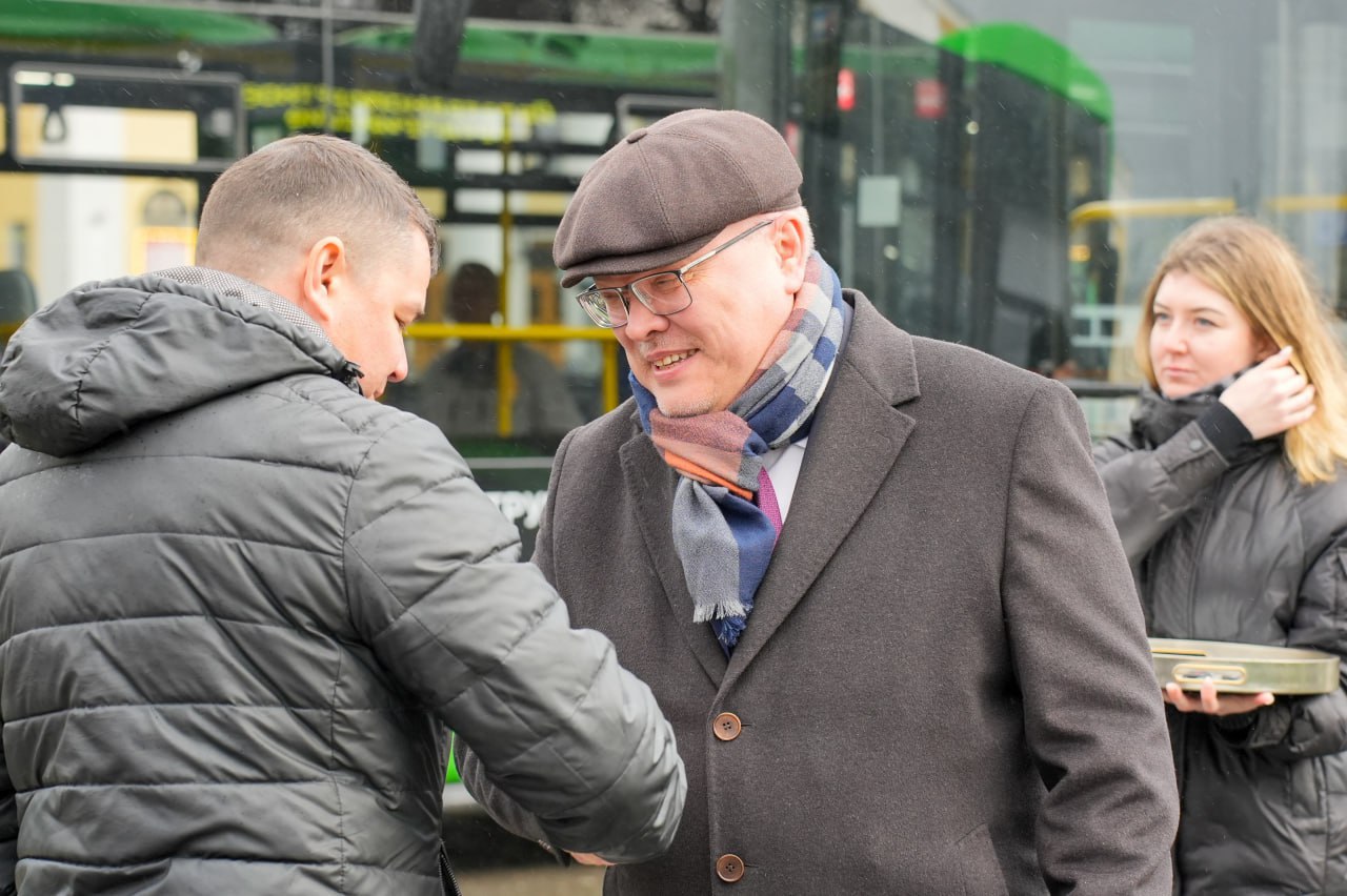 Александр Соколов: На городские маршруты выходят новые автобусы Александр Соколов: На городские маршруты выходят новые автобусы