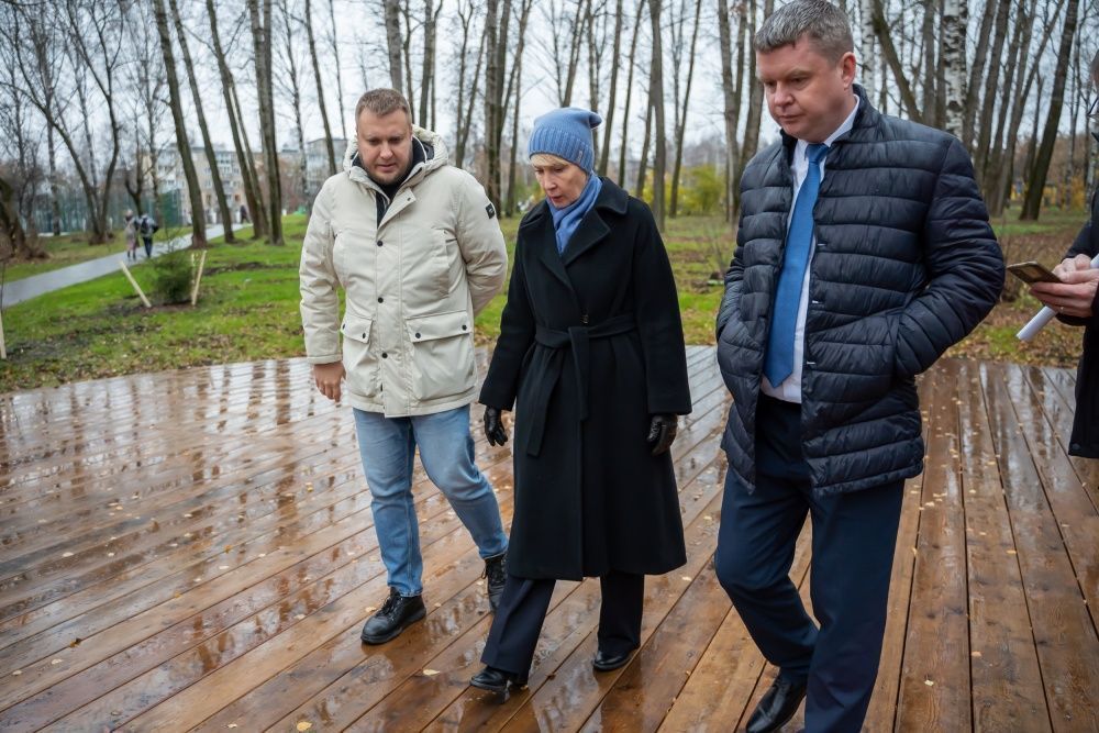 Завершается благоустройство парка им. С. М. Кирова. По проекту «Формирование комфортной городской среды» нацпроекта «Инфраструктура для жизни» здесь появятся новая детская площадка, площадки для йоги и выгула собак Завершается благоустройство парка им. С. М. Кирова. По проекту «Формирование комфортной городской среды» нацпроекта «Инфраструктура для жизни» здесь появятся новая детская площадка, площадки для йоги и выгула собак