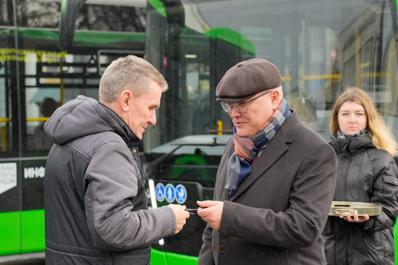Александр Соколов: На городские маршруты выходят новые автобусы