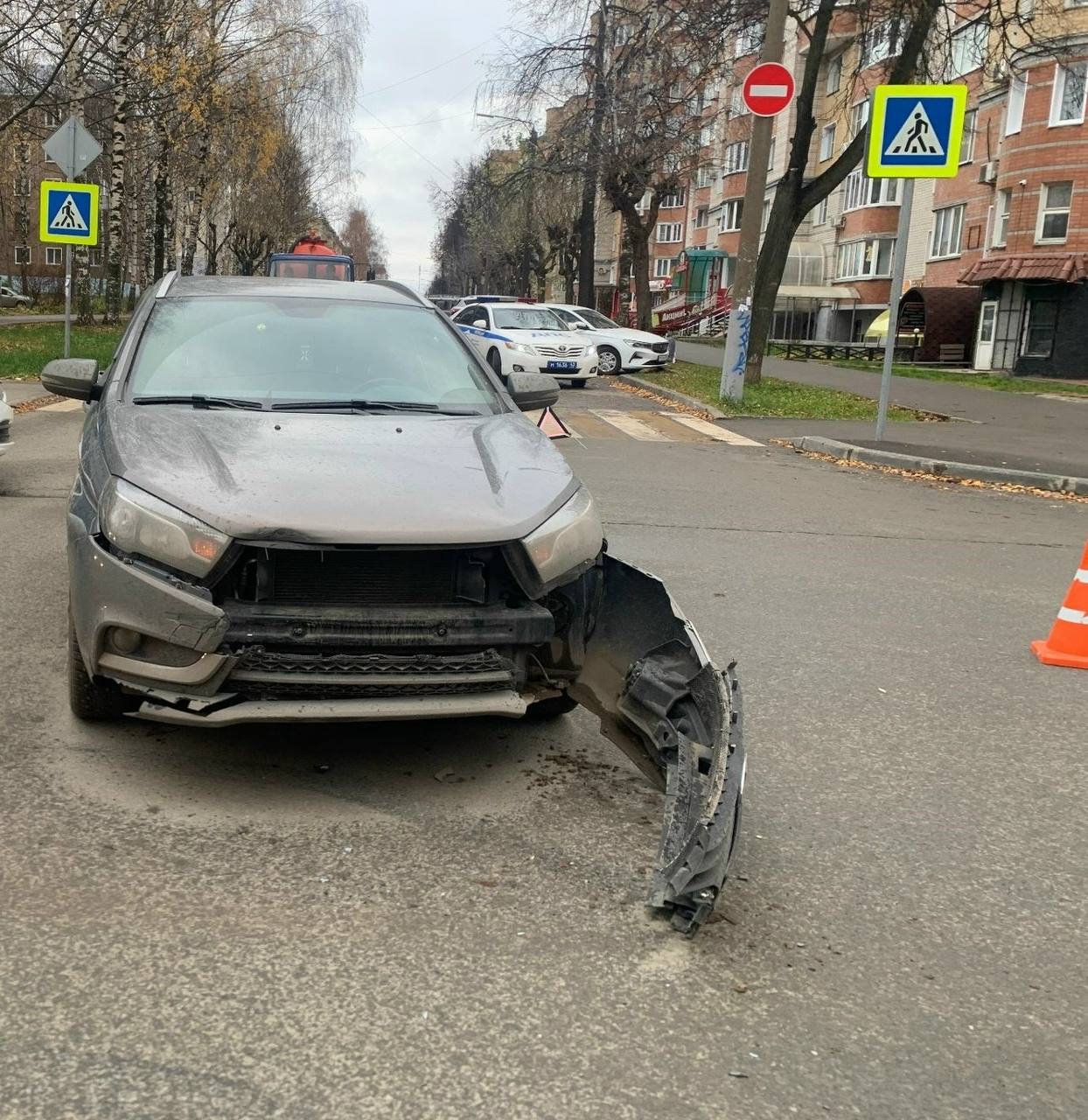 В Кирове при столкновении двух автомобилей «Лада» пострадал ребёнок В Кирове при столкновении двух автомобилей «Лада» пострадал ребёнок
