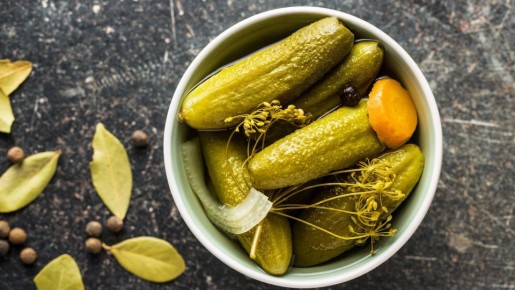 Переросшие огурцы годятся не только на салат: маринуйте их только так