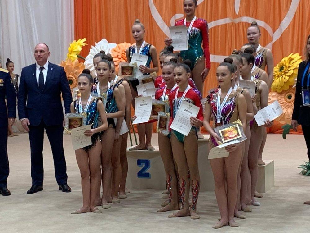 Юные кировские гимнастки взяли серебро на всероссийской спартакиаде