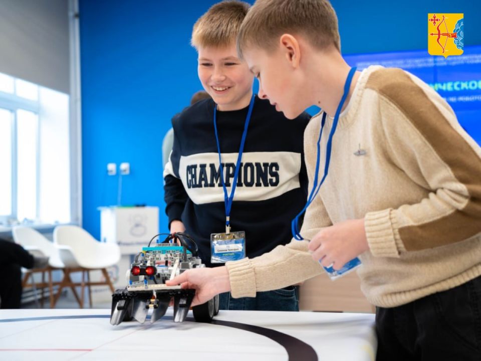 В Кирове состоялись областные соревнования по робототехнике «РобоСумо», которые побили рекорд по количеству участников В Кирове состоялись областные соревнования по робототехнике «РобоСумо», которые побили рекорд по количеству участников