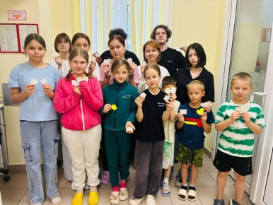 Кировсие автоинспекторы призвали маленьких пациентов стать ярче