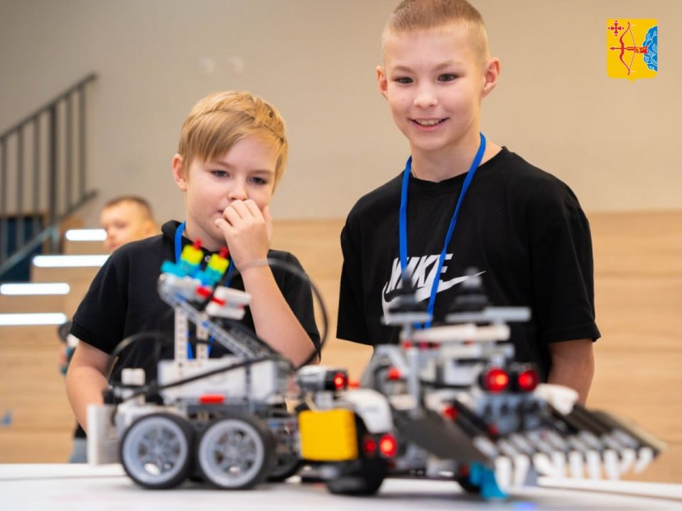 В Кирове состоялись областные соревнования по робототехнике «РобоСумо», которые побили рекорд по количеству участников В Кирове состоялись областные соревнования по робототехнике «РобоСумо», которые побили рекорд по количеству участников