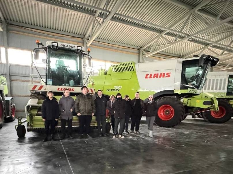 Агротехклассники познакомились с работой на сельхозпредприятии Агротехклассники познакомились с работой на сельхозпредприятии