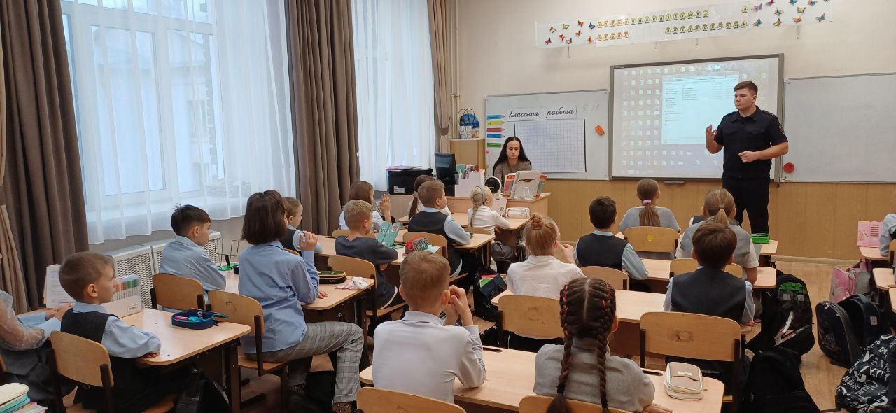 "Безопасный маршрут: Знаем! Соблюдаем!" "Безопасный маршрут: Знаем! Соблюдаем!"