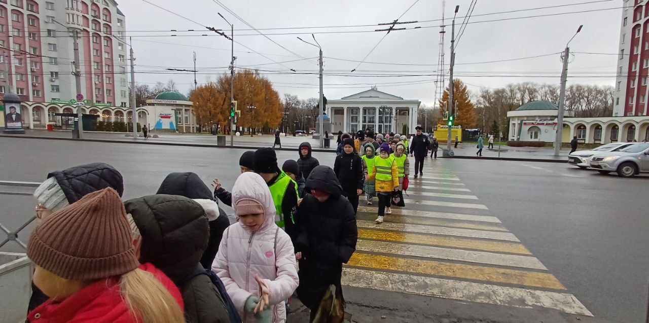 "Безопасный маршрут: Знаем! Соблюдаем!" "Безопасный маршрут: Знаем! Соблюдаем!"