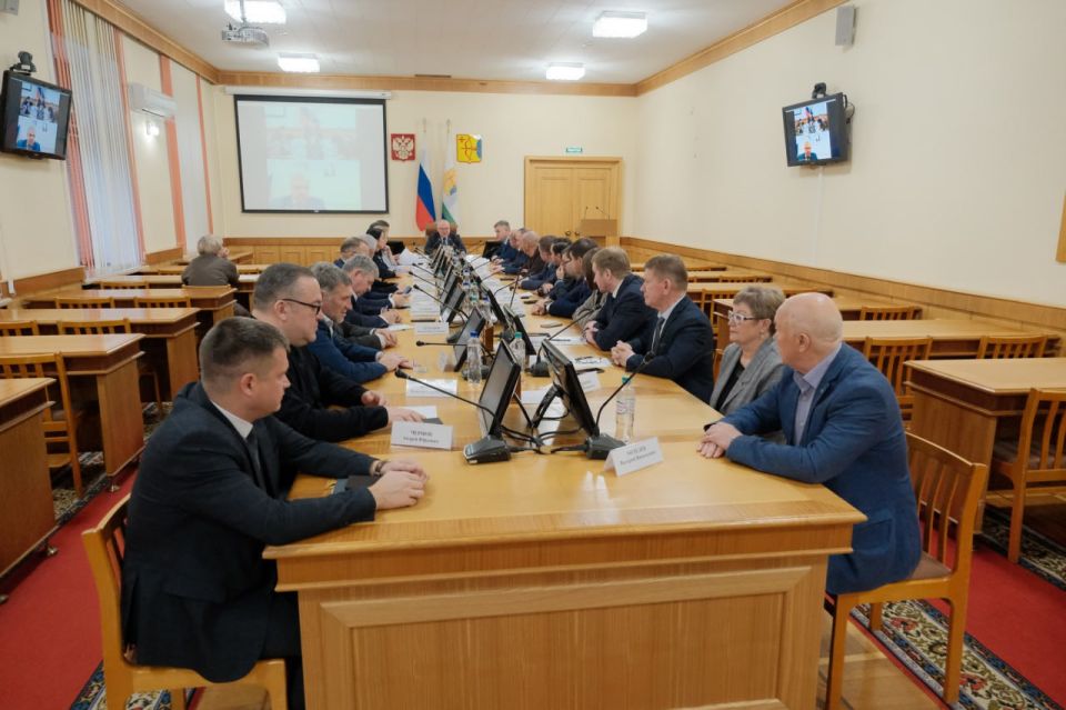 Фракция «Единая Россия» представила главе региона предложения по областному бюджету на 2026 год