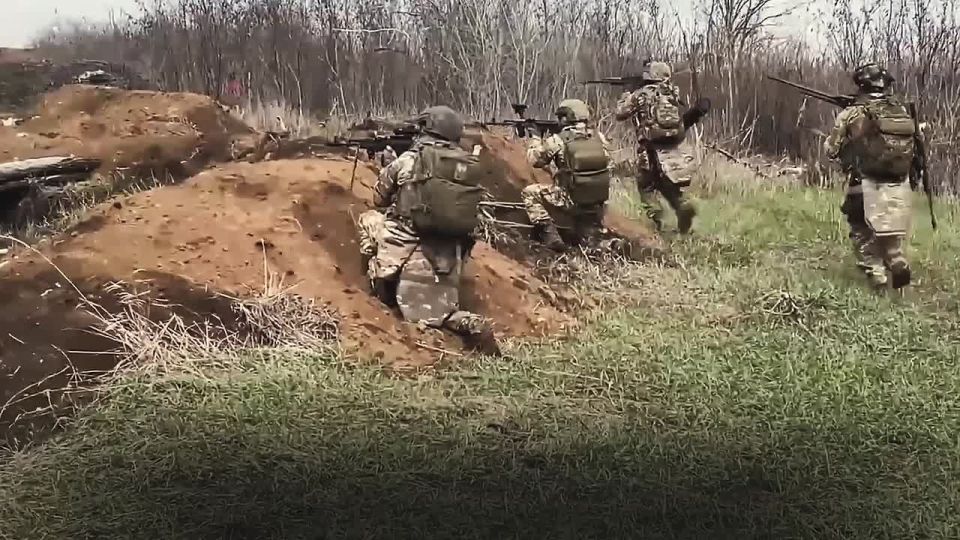 Служба по контракту от Кировской области — это: