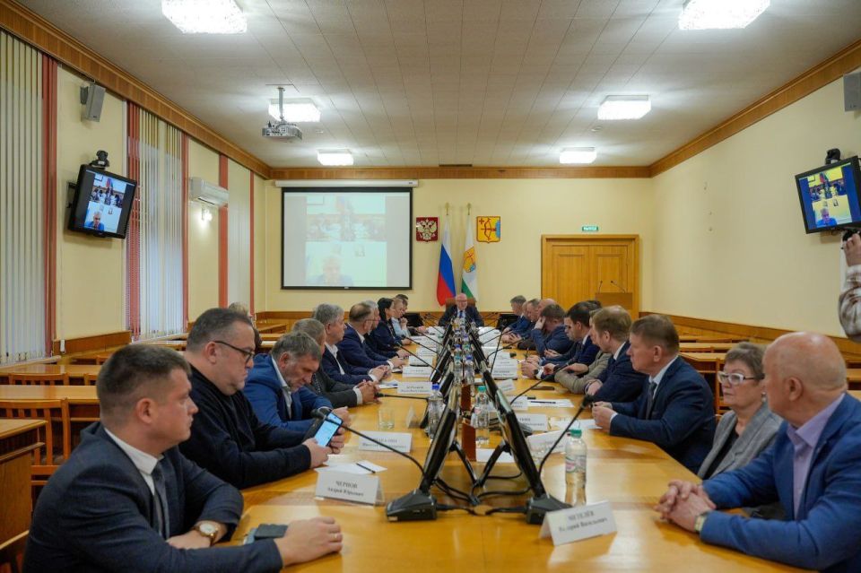 Александр Соколов: Обсудили проект бюджета региона с фракциями Законодательного Собрания Кировской области